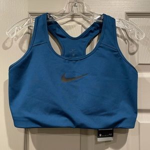 Nike Swoosh Medium Support Sports Bra